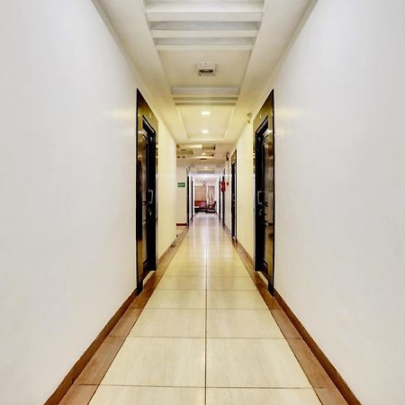 Готель Townhouse Eluru Екстер'єр фото